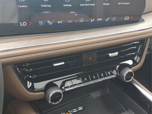 New 2026 Chevrolet Suburban High Country AWD/4WD image 6