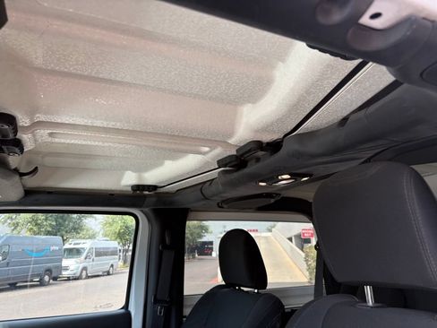 Used 2019 Jeep Wrangler Sport AWD/4WD image 10