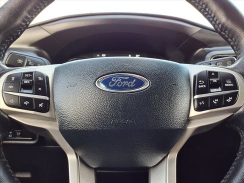 Used 2023 Ford Explorer XLT w/ Equipment Group 202A image 17