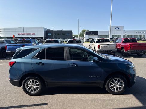 Used 2024 Chevrolet Equinox LT AWD/4WD image 5