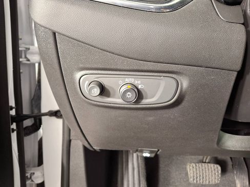 Used 2022 Chevrolet Equinox LT image 14