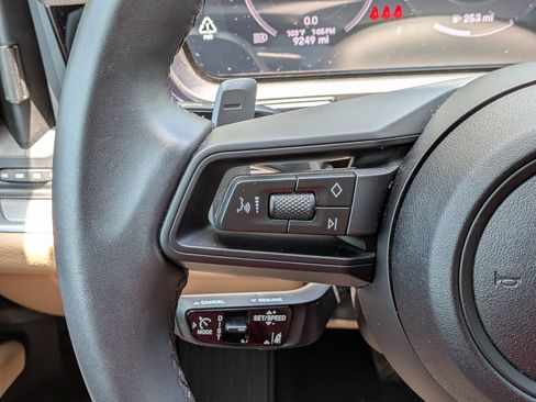 Certified 2025 Porsche Cayenne Coupe AWD/4WD image 8