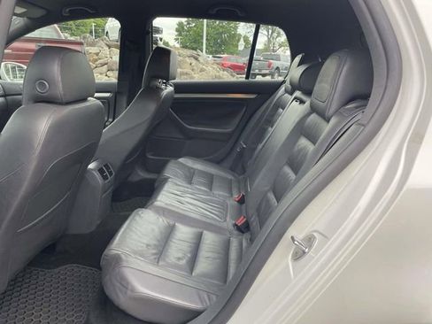Used 2009 Volkswagen GTI 4-Door FWD image 10