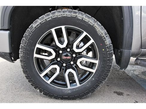 Used 2021 GMC Sierra 1500 AT4 w/ AT4 Premium Package AWD/4WD image 36