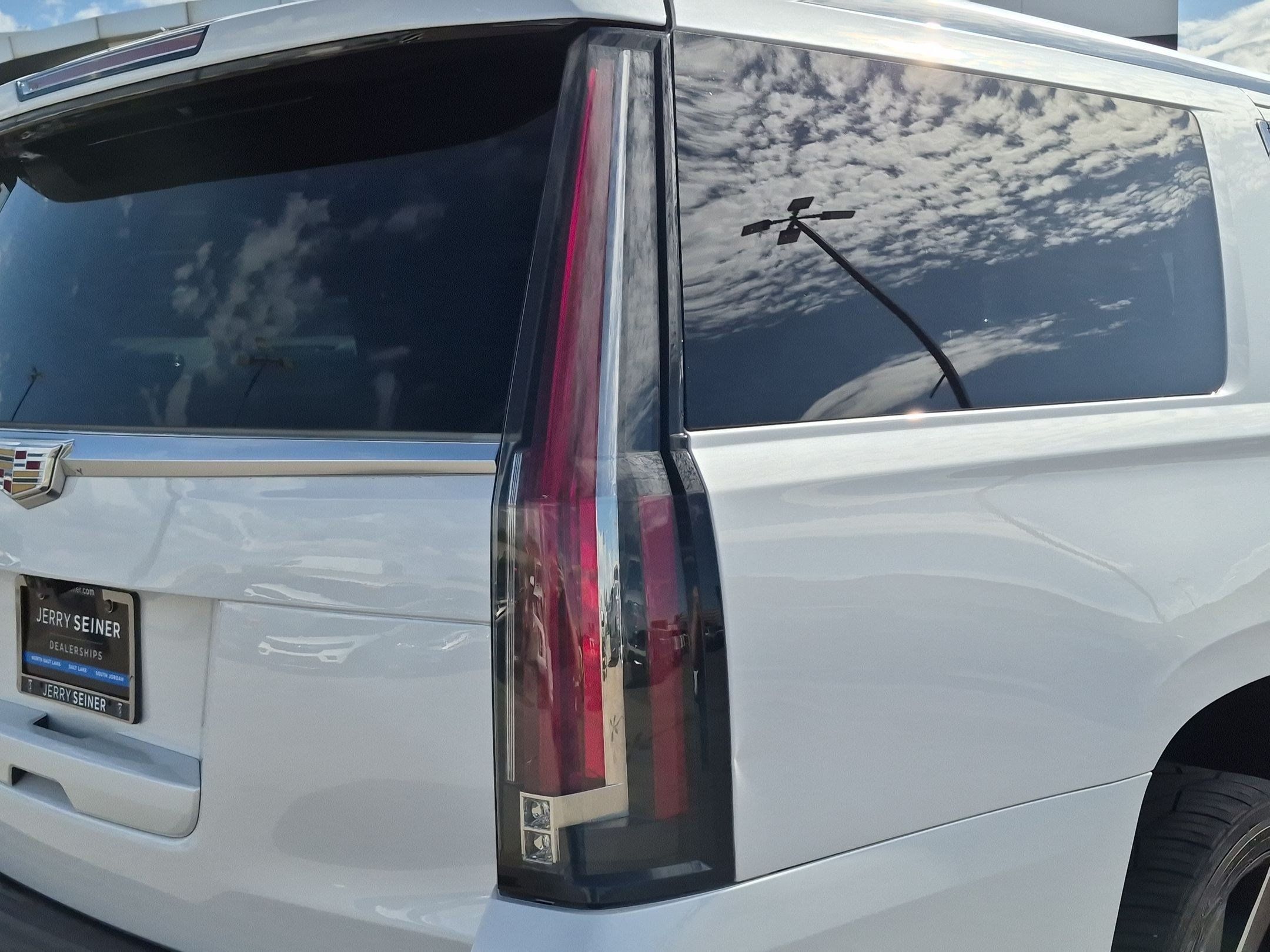 Used 2019 Cadillac Escalade ESV Premium Luxury AWD/4WD image 11