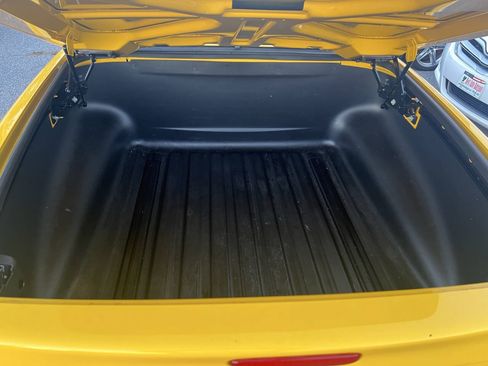 Used 2004 Chevrolet SSR w/ Preferred Equipment Group RWD image 23