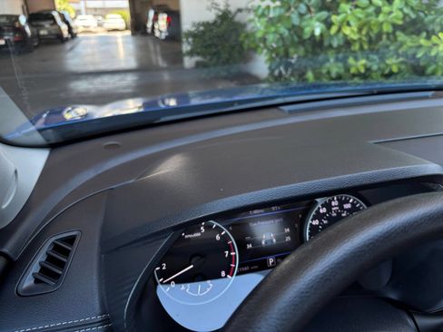 Used 2025 Nissan Sentra SV FWD image 33