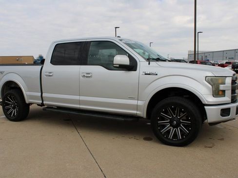 Used 2017 Ford F150 Lariat image 3