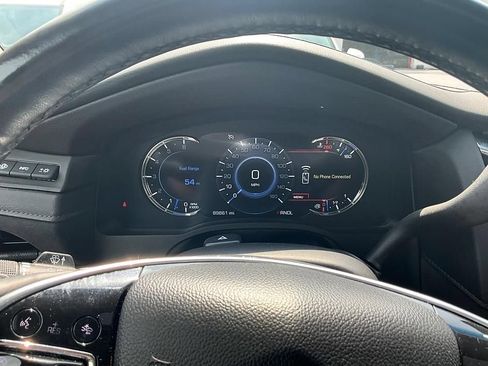Used 2017 Cadillac Escalade Luxury AWD/4WD image 19