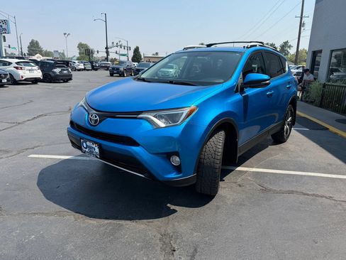 Used 2016 Toyota RAV4 XLE AWD/4WD image 3