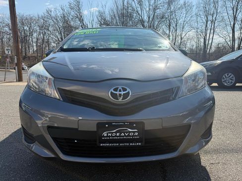 Used 2014 Toyota Yaris L image 2