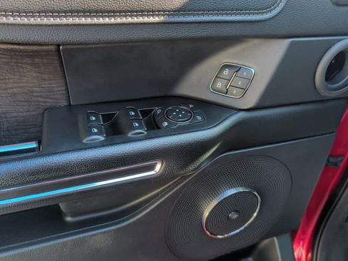 Used 2021 Ford Expedition Limited image 21