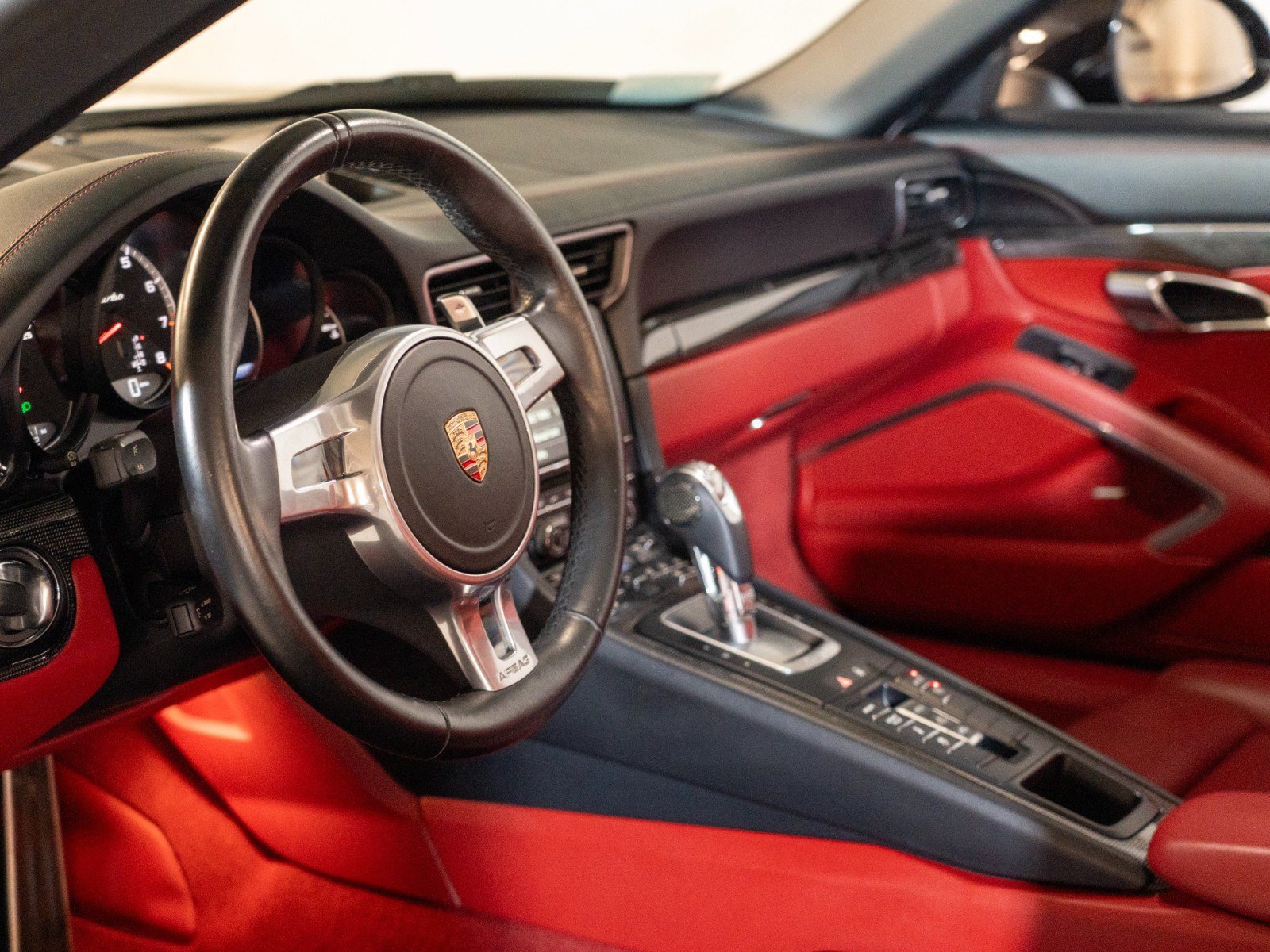Certified 2015 Porsche 911 4 Cabriolet AWD/4WD image 4