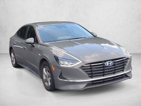 Used 2020 Hyundai Sonata SE w/ Cargo Package FWD image 3