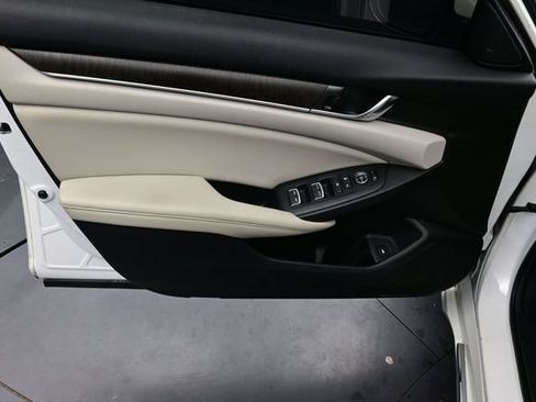 Used 2020 Honda Accord EX image 15