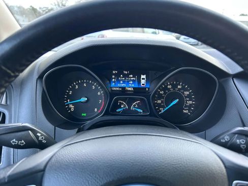 Used 2018 Ford Focus SE w/ Cold Weather Package image 21