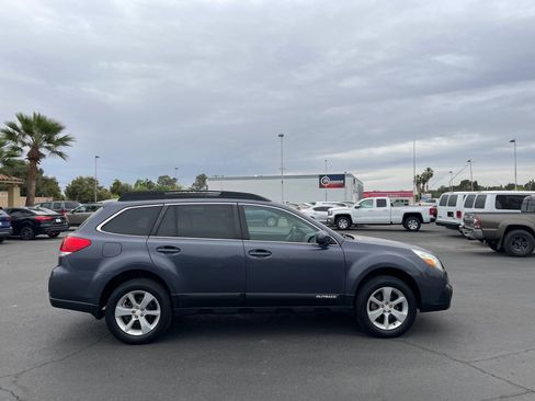 Used 2014 Subaru Outback 2.5i Premium AWD/4WD image 6