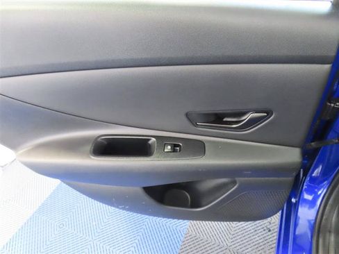 Used 2025 Hyundai Elantra Sport FWD image 26