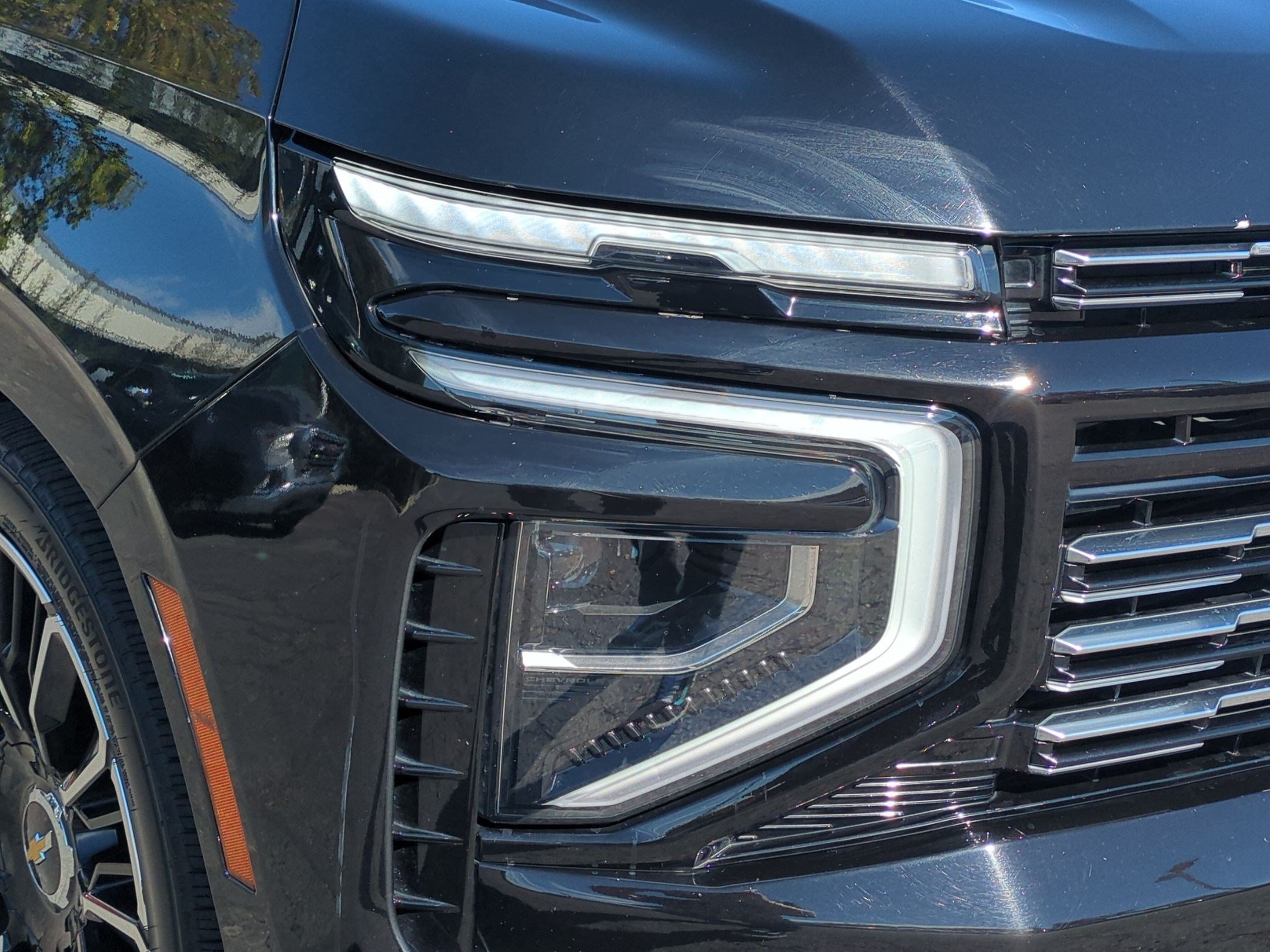 Certified 2025 Chevrolet Suburban High Country AWD/4WD image 12