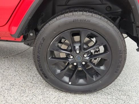 Used 2025 Jeep Wrangler Unlimited Sahara w/ Safety Group image 9