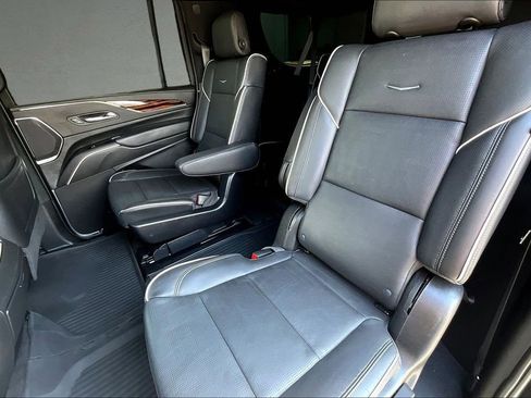Used 2023 Cadillac Escalade ESV Premium Luxury AWD/4WD image 28