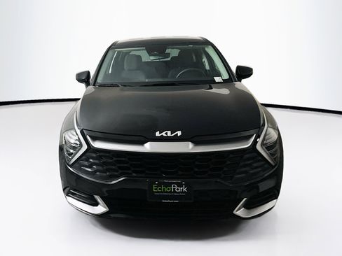 Used 2025 Kia Sportage LX image 2