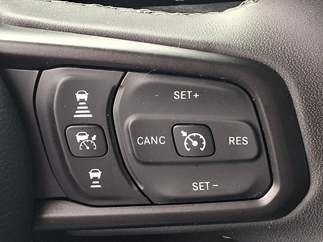 Used 2025 Jeep Gladiator Sport AWD/4WD image 22