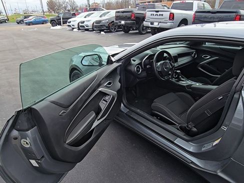 Used 2020 Chevrolet Camaro LT image 14