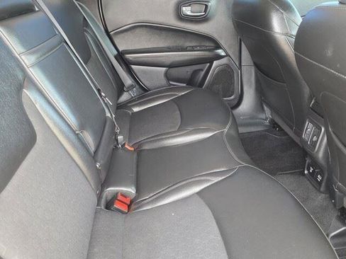 Used 2019 Jeep Compass Altitude image 32