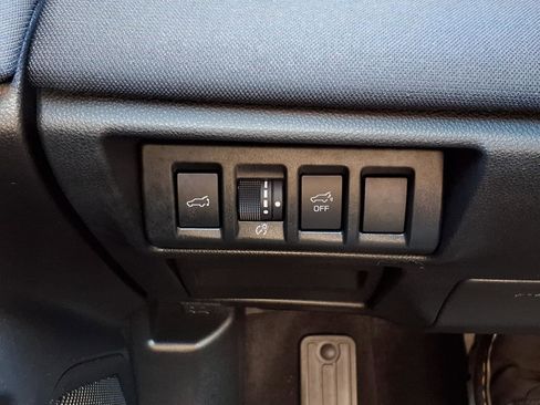 Certified 2025 Subaru Outback Premium image 9