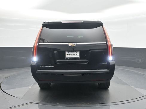 Used 2020 Cadillac Escalade ESV Luxury image 17