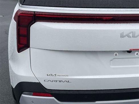 New 2026 Kia Carnival EX image 10