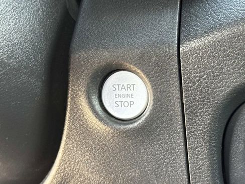 Used 2022 Nissan Frontier S image 17