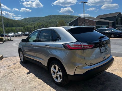 Used 2024 Ford Edge SE w/ Cargo Accessory Package AWD/4WD image 4