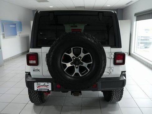 Used 2018 Jeep Wrangler Unlimited Rubicon w/ Cold Weather Group image 8