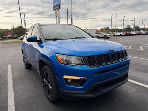 Used 2021 Jeep Compass Latitude w/ Sun and Sound Group AWD/4WD image 3