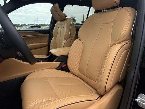 New 2026 Jeep Grand Cherokee Summit AWD/4WD image 16