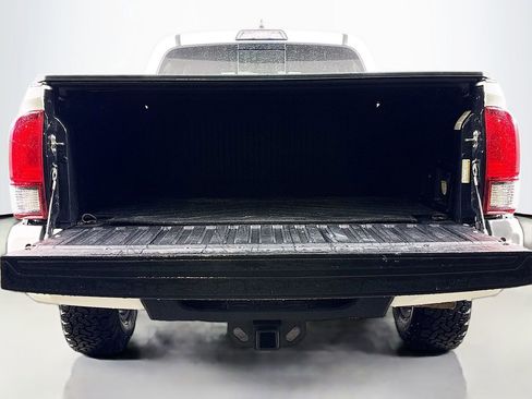 Used 2019 Toyota Tacoma TRD Off-Road image 30