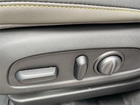 New 2026 Chevrolet Trax ACTIV w/ Sunroof Package image 12