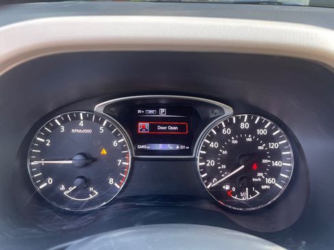 Used 2017 Nissan Pathfinder Platinum image 15