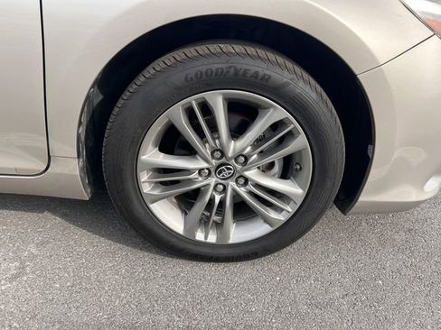 Used 2017 Toyota Camry SE image 29