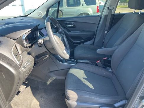 Used 2020 Chevrolet Trax LS w/ Tint and Cruise Package image 5
