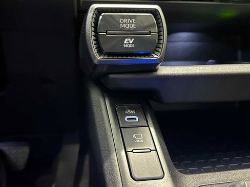 Used 2026 Toyota RAV4 XSE w/ Weather Package AWD/4WD image 15