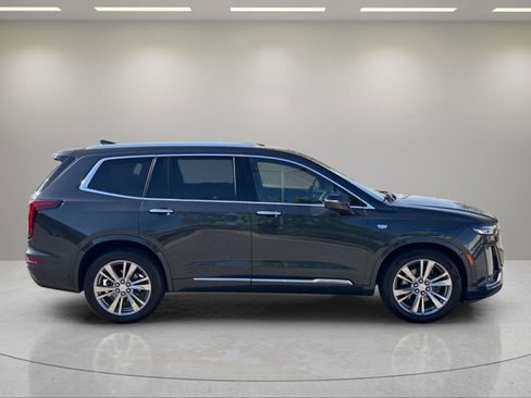 Used 2023 Cadillac XT6 Premium Luxury FWD image 6