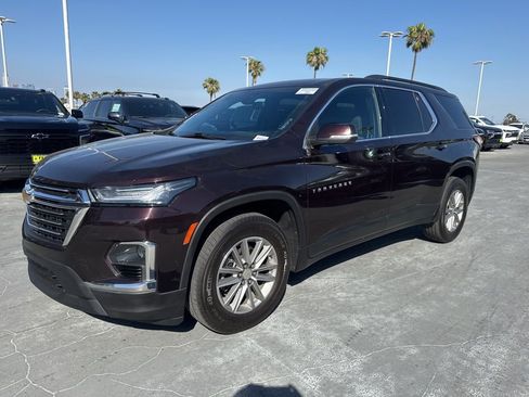 Used 2022 Chevrolet Traverse LT image 1