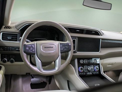 Used 2022 GMC Yukon XL Denali image 13