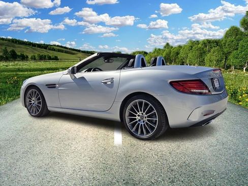 Used 2020 Mercedes-Benz SLC 300 image 4