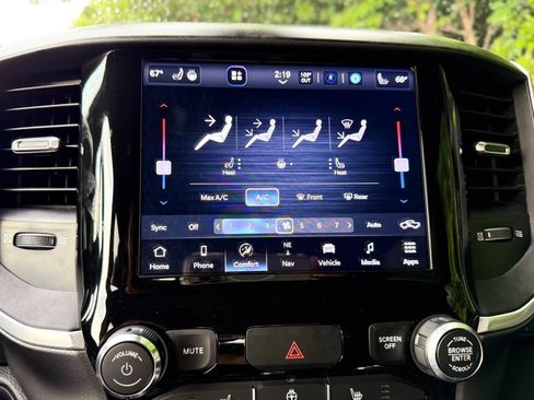 Used 2022 RAM 1500 Big Horn AWD/4WD image 40