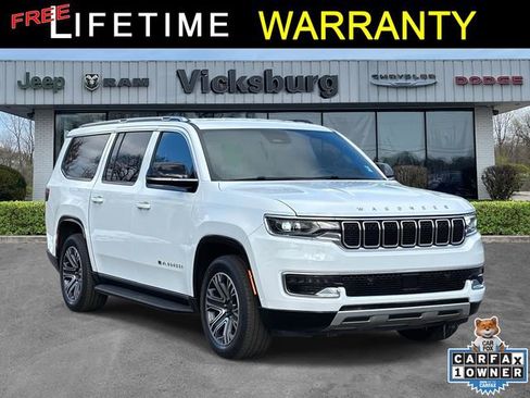 Used 2023 Jeep Wagoneer L Series II image 1