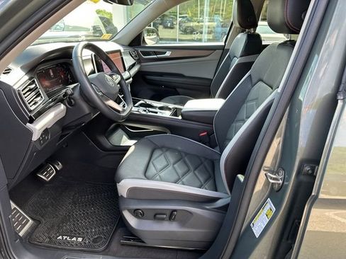 Certified 2024 Volkswagen Atlas Peak Edition SE AWD/4WD image 14
